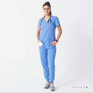 Figs ceil blue scrub set
